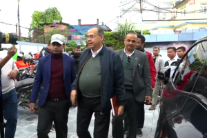 एमालेमा फर्कन कुनै आपत्ति छैन, ढोका राम्रोसँग खोल्नुपर्छ : झलनाथ खनाल