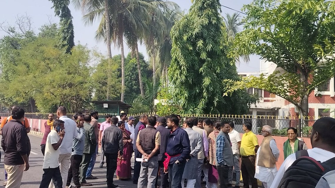 मधेस प्रदेशमा मुख्यमन्त्री नियुक्तिको विरोधमा तोडफोड र नाराबाजी