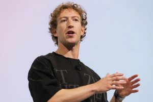 एकै दिनमा २९ अर्ब डलर गुमाएपछि अर्बपतिहरूको सूचीमा दुई स्थान तल झरे मार्क जुकरबर्ग