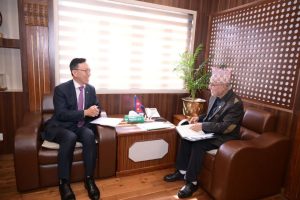 अर्थमन्त्री खनाल र नेपालका लागि कोरियाका राजदूतबीच शिष्टाचार भेटघाट