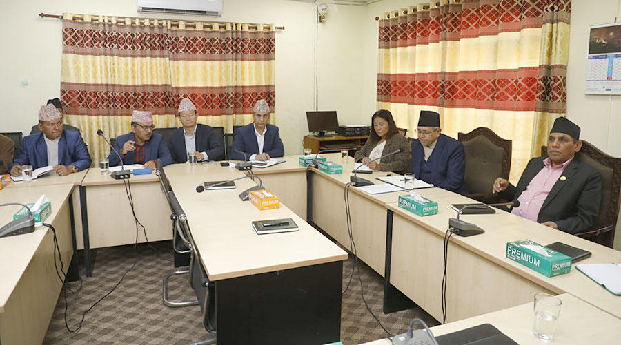 सांसदका ८७५ स्वकीय सचिव खारेज, सरकारको निर्णयप्रति संघ र सातै प्रदेश सभाका पदाधिकारीहरू असन्तुष्ट