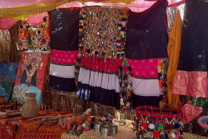 सुदूरपश्चिम महोत्सवमा लोकसंस्कृति जगेर्ना गर्न ‘थारू कला प्रदर्शनी घर’