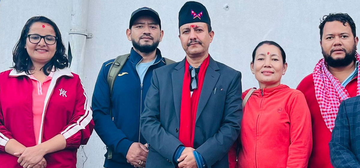चुनाव बहिष्कार गर्ने सूचनासहित प्रधानमन्त्रीलाई ज्ञापनपत्र बुझाइँदै