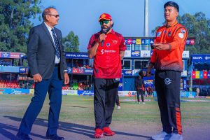 चितवनले टस जितेर पहिले ब्याटिङ गर्दै