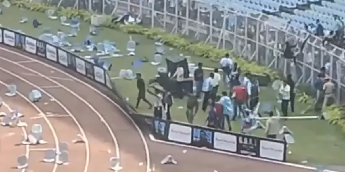 मेस्सीलाई हेर्न आएका फ्यानले कोलकाता रंगशालामा गरे तोडफोड