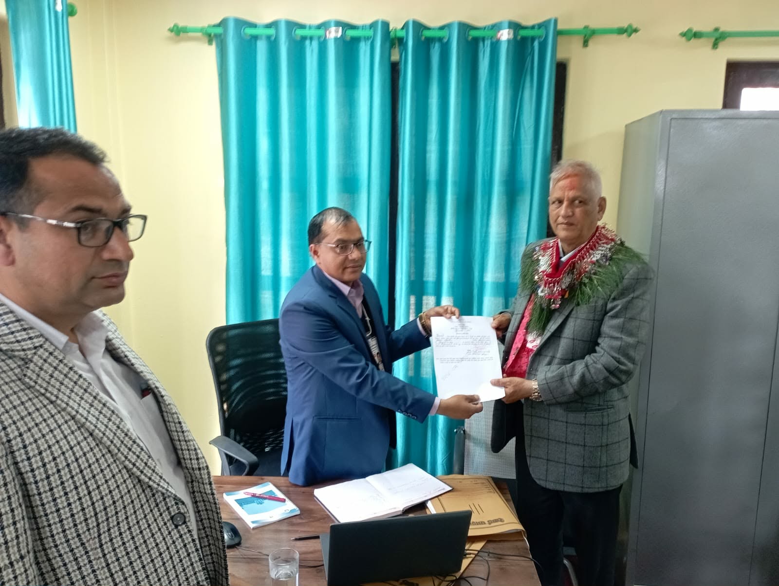 कैलाली ४ मा लेखराज भट्टले गरे मनोनयन दर्ता