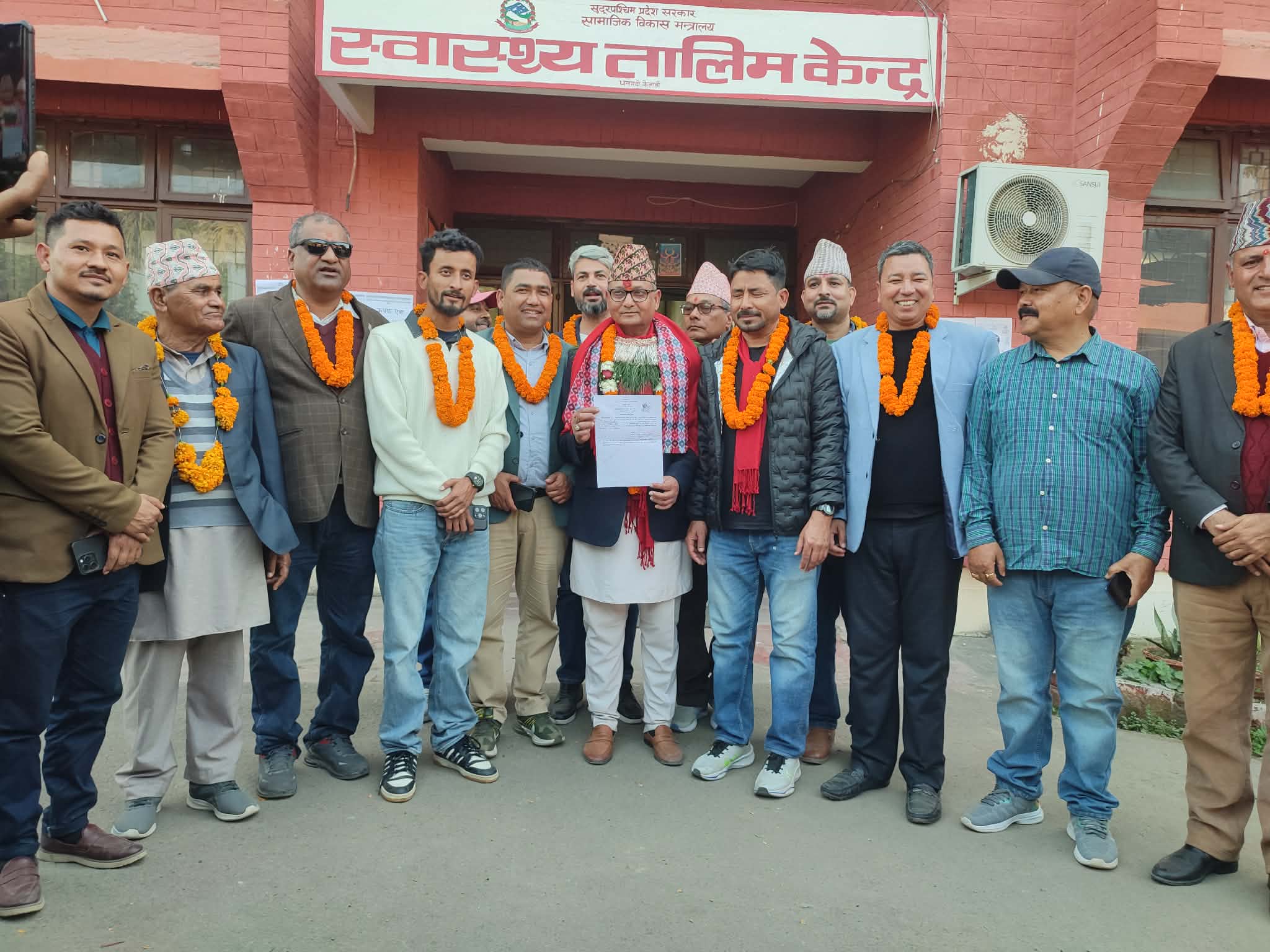 कैलाली–५ मा नेपाली कांग्रेस नरनारायण शाहको उम्मेदवारी दर्ता