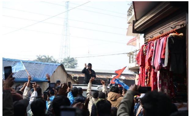 कैलालीमा बालेन : उम्मेदवारहरूको सम्पर्क कार्यालयमा पुगे