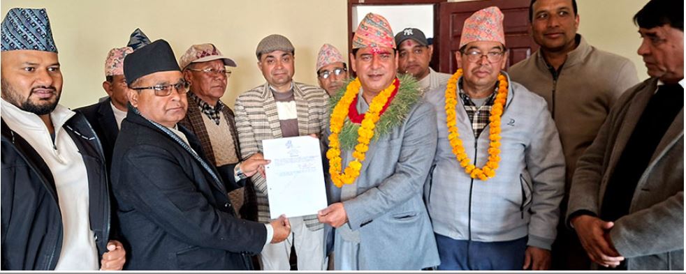 बैतडीबाट एमालेका भण्डारीले गरे उम्मेदवारी दर्ता