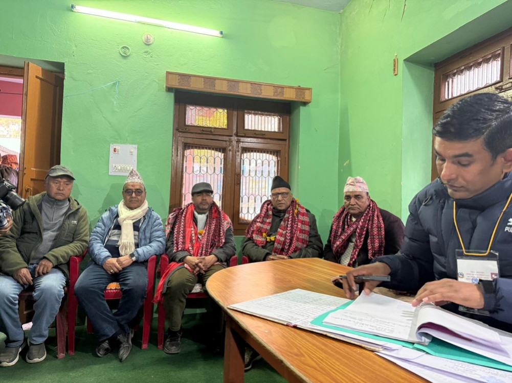 दार्चुलामा कांग्रेसका जोशीको उम्मेदवारी दर्ता