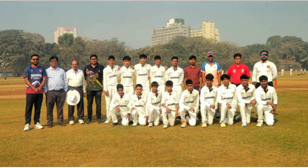 डीसिएले मुम्बईमा फिनिक्स स्पोर्ट्स क्लबसँग पहिलाे मैत्रीपूर्ण खेल खेल्दै