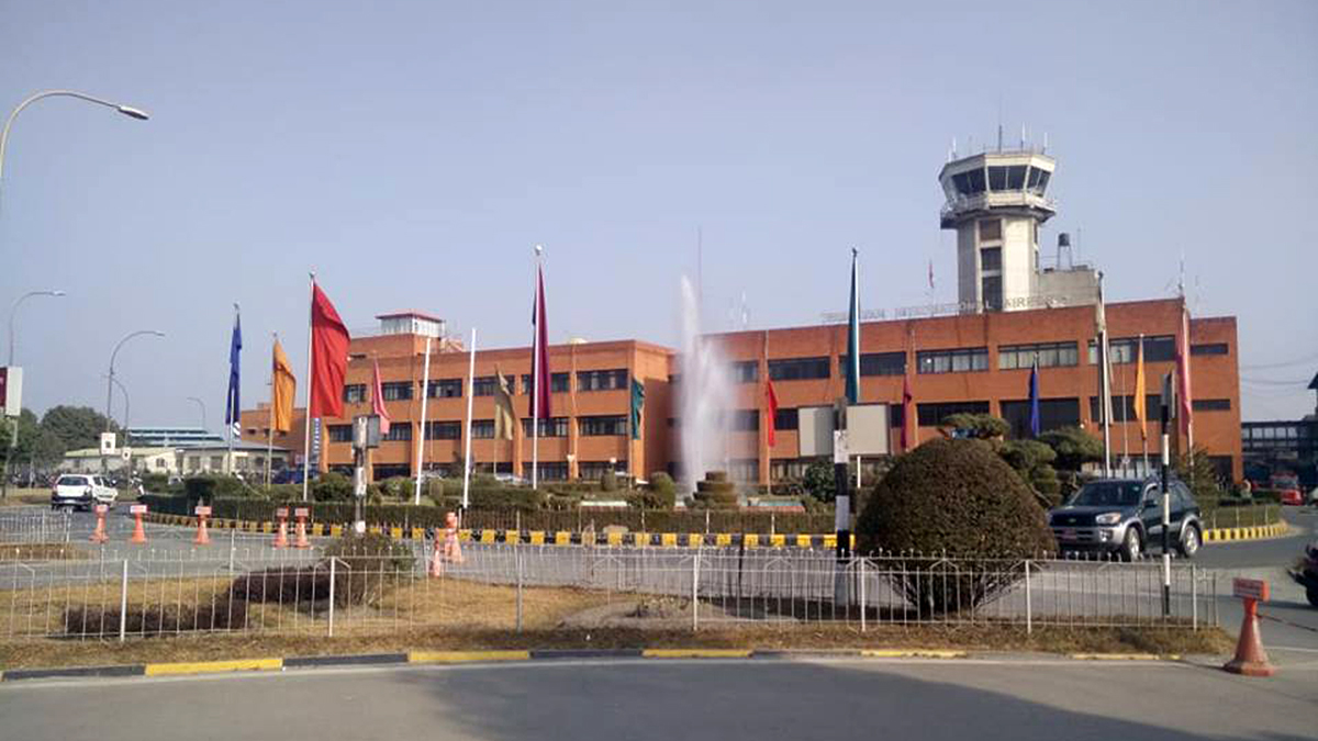 त्रिभुवन विमानस्थल भन्सारका कर्मचारी घुससहित पक्राउ