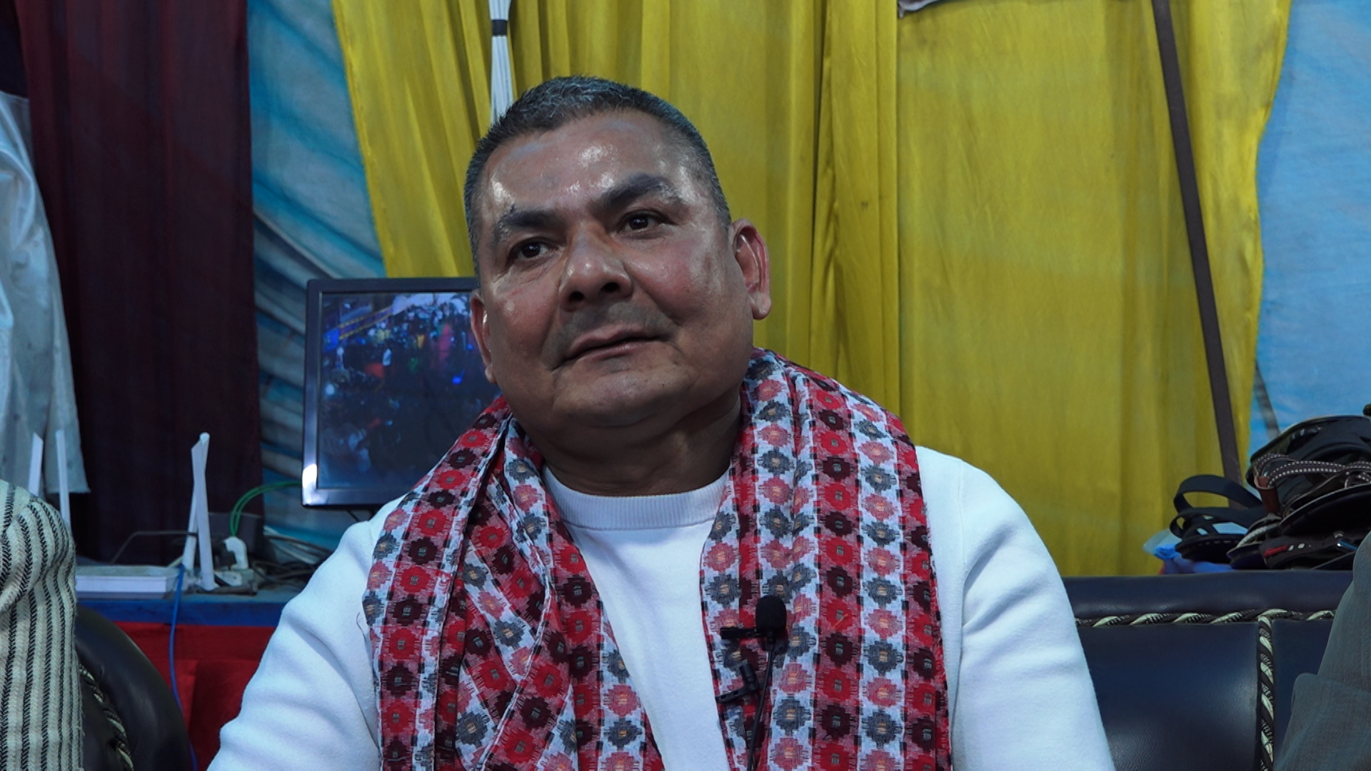 थुनामुक्त भए दुर्गा प्रसाईं