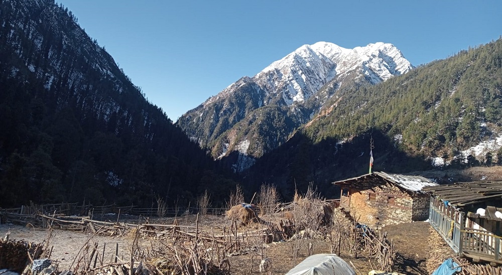 उम्मेदवार नपुग्ने बाजुराको गुम्बा गाउँ