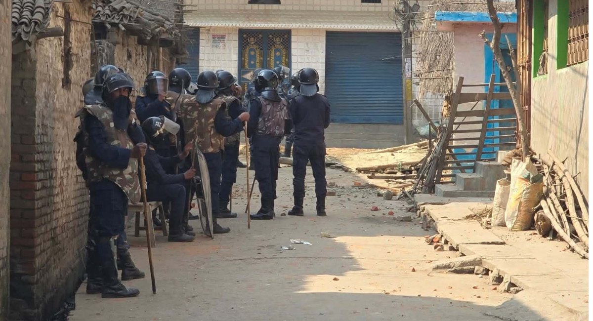 सहमति तोड्दै ढुंगामुडा र आगजनी भएपछि रौतहटमा कर्फ्यु आदेश जारी