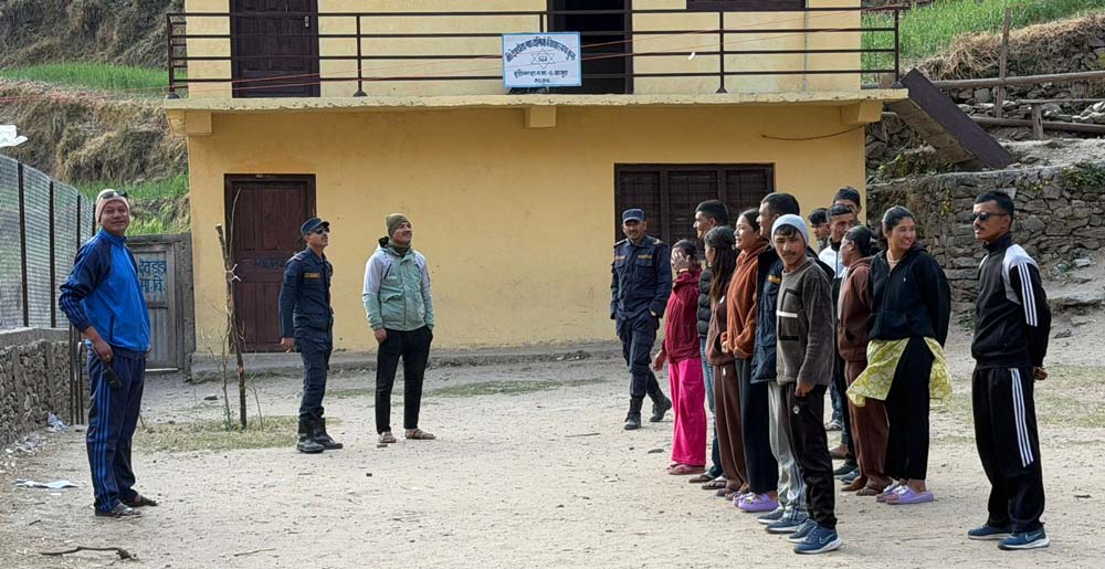 बाजुराका सबै मतदान केन्द्रमा निर्वाचन सामग्री पुग्यो