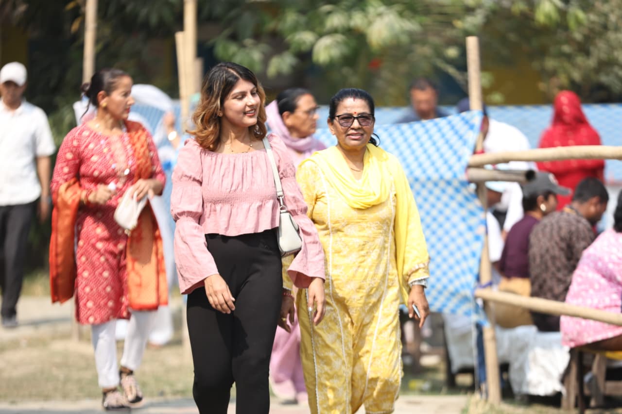 दिउँसो ४ बजेसम्म झापामा करिब ६० प्रतिशत मत खस्यो, मोरङ ५२ प्रतिशत