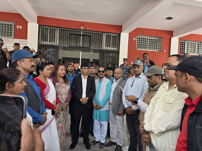 कांग्रेस र एमालेले कञ्चनपुरमा बुझाए विरोधपत्र