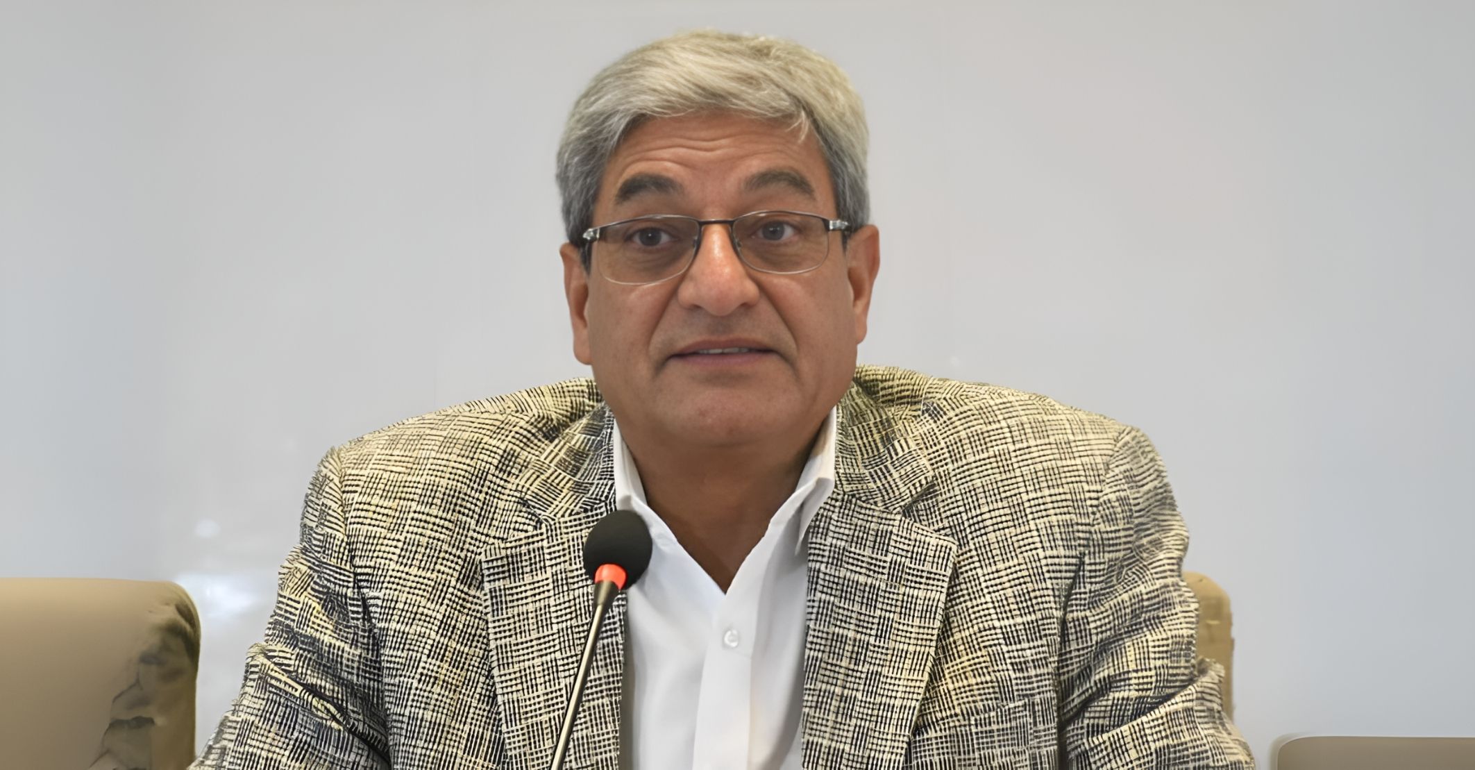 पूर्व गृहमन्त्री रमेश लेखक पक्राउ
