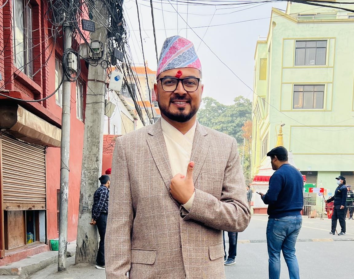 नेपाली काँग्रेसका उम्मेदवार तिमिल्सेनाले गरे मतदान
