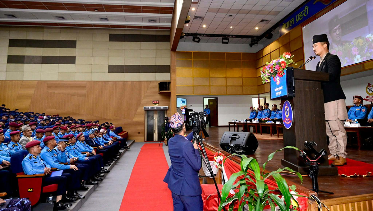 आईजीपीलाई दर्ज्यानी चिह्न अब प्रधानमन्त्रीले लगाइदिनुपर्छ : गृहमन्त्री गुरुङ