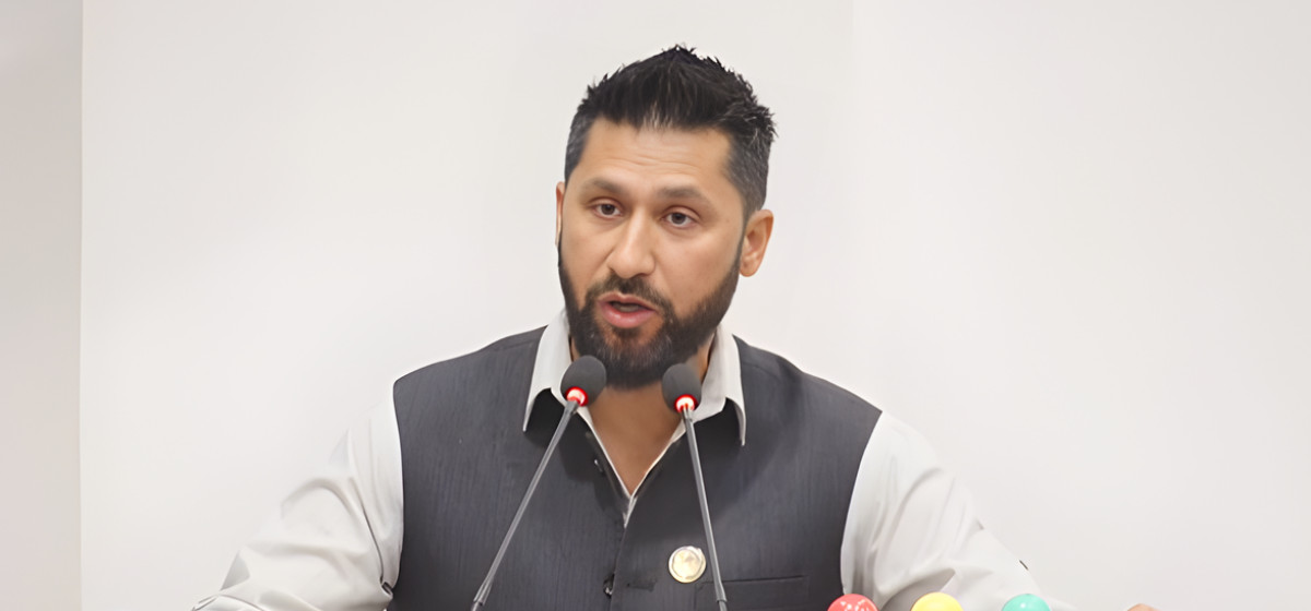 सिंहदरबार चलाउन होइन, बदल्न आएका हौं : लामिछाने