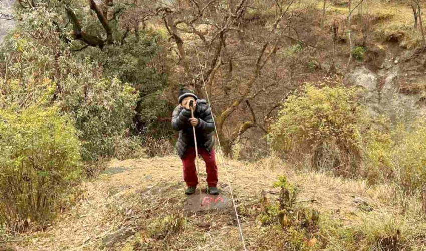 दार्चुलाको दुम्लिङमा हर्कराज साम्पाङकाे टिमद्वारा श्रमदानबाट झोलुङ्गे पुल निर्माण शुरू
