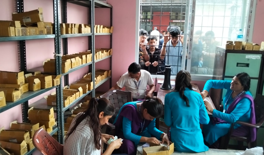 यातायात कार्यालय धनगढीबाट लाइसेन्स वितरण कार्य सुरु