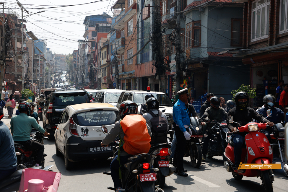 एकैदिन २ हजार ४८९ चालक कारबाहीमा, २२ लाख बढी राजस्व संकलन