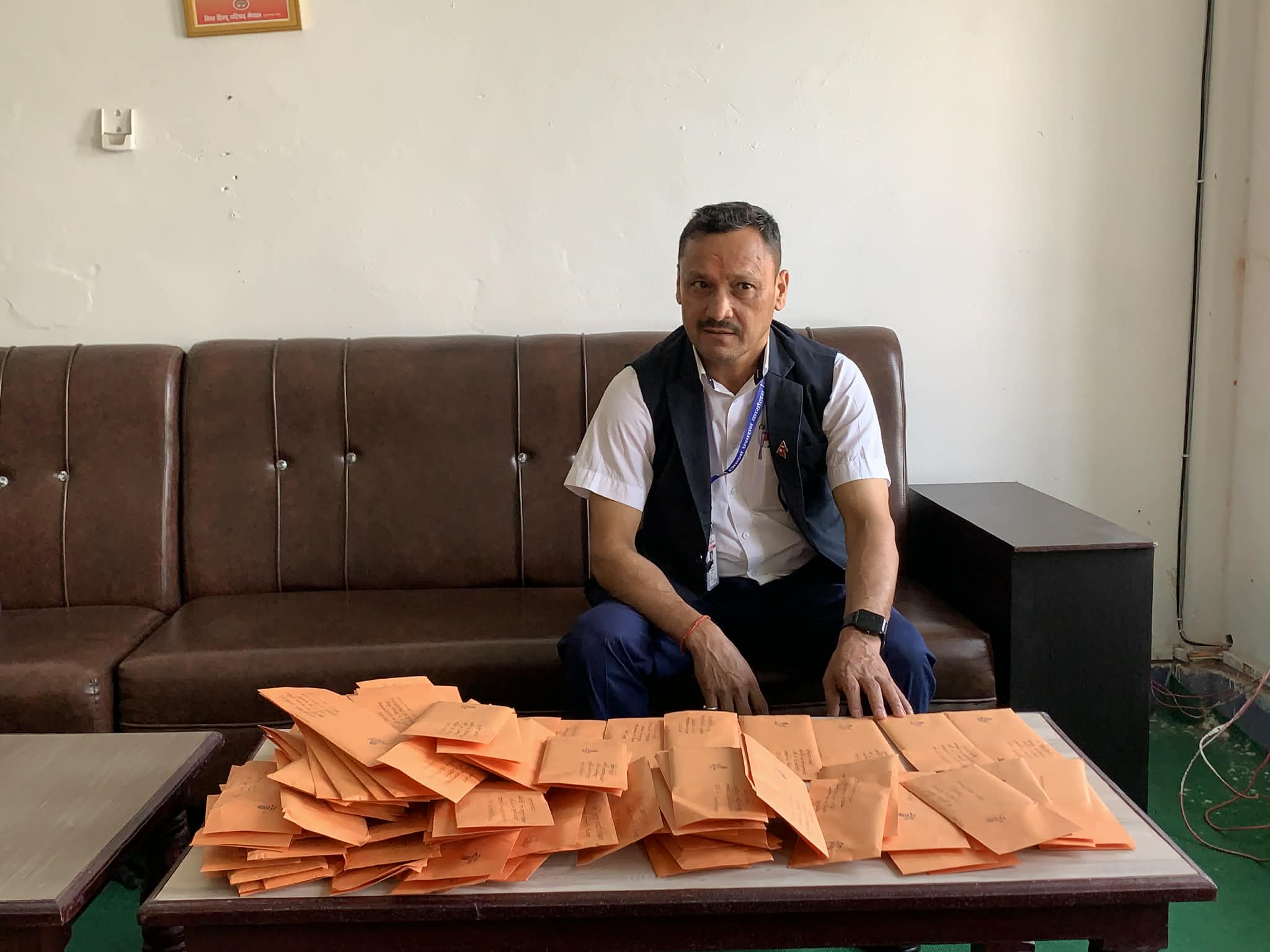 कैलालीमा जतताको घरमै राहदानी पुर्‍याउने व्यवस्था, लाइनमा बस्नुपर्ने झन्झटको अन्त्य
