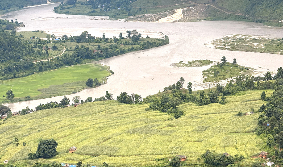 डुंगा पल्टँदा अछाममा बाबुछोरा बेपत्ता