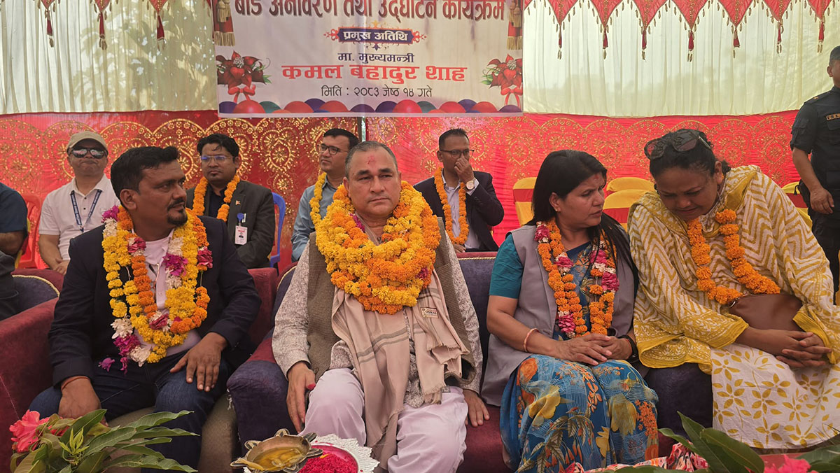 सुरक्षा घेराभित्र मुख्यमन्त्रीले उद्घाटन गरे प्रादेशिक अस्पताल, नगर प्रहरीलाई ‘छेकबार’