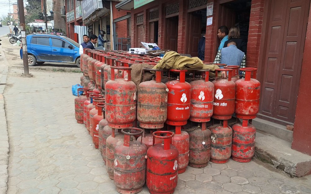 खाना पकाउने ग्यासको मूल्य बढ्यो