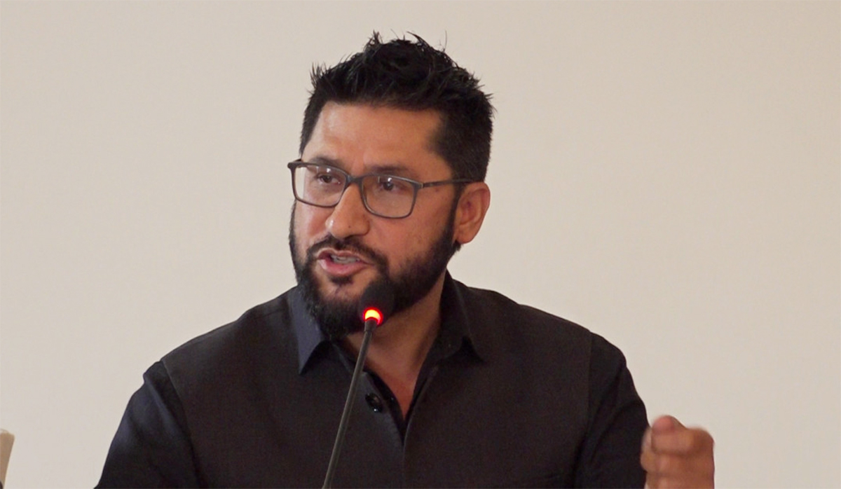 जीवनी होइन, इतिहास लेख्न हिँडेको हुँ : लामिछाने