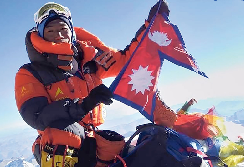 आफ्नै कीर्तिमान तोड्दै ३२औँ पटक सगरमाथामा सफल आरोहण