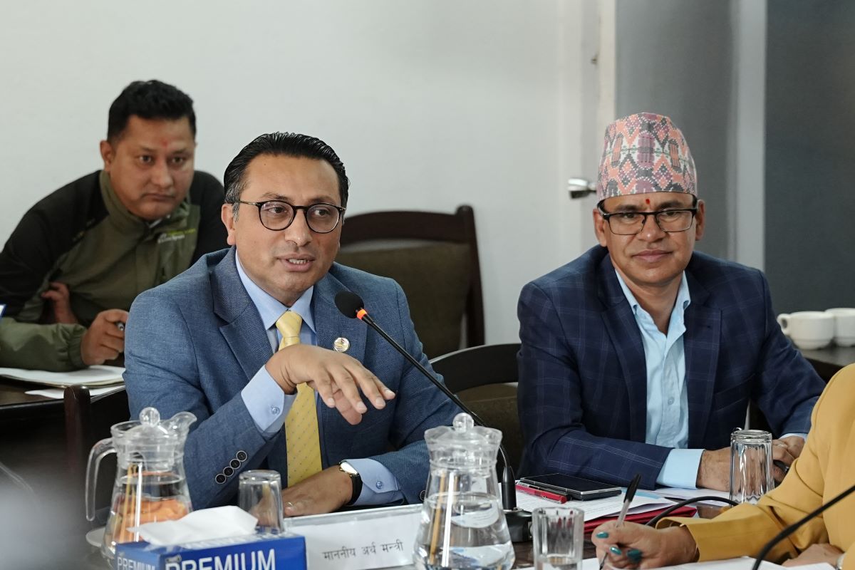 १०० रुपैयाँभन्दा बढीको वस्तुमा भन्सार कडाइबारे अर्थमन्त्रीले के भने ?