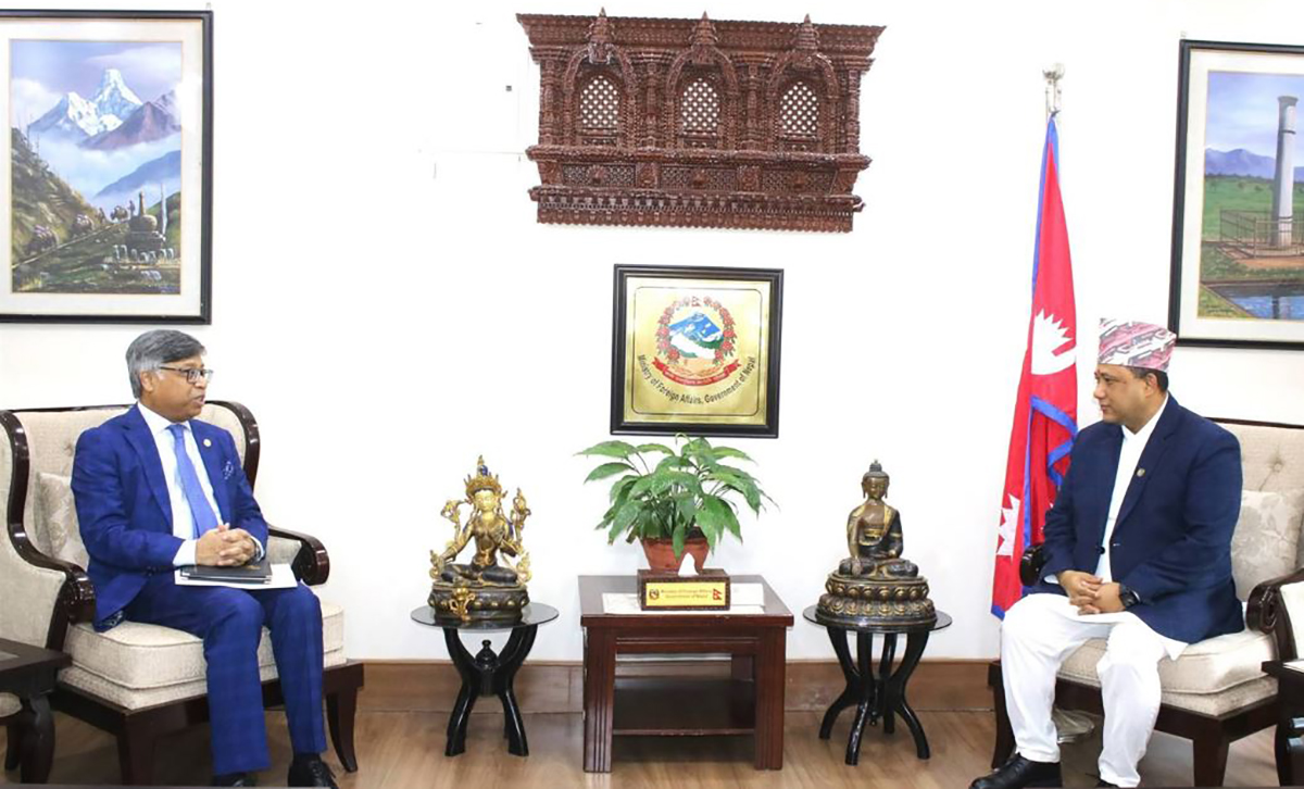 परराष्ट्रमन्त्रीसँग सार्क महासचिव बीच भेट