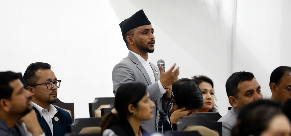 ‘कर्मचारी महोदय’ भइरल भएपछि केपीले भने- जिब्रो हो लट्पटिन्छ, ट्रोल बनाउनेलाई धन्यवाद