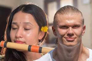 नेपाली चेलीको बाँसुरीमा पग्लिए हालान्ड, विश्व फुटबल स्टारको प्रतिक्रिया!